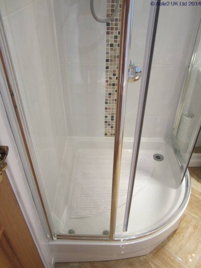 Stay Put Bath/Shower Mat - Anti-Microbial & Machine Washable - Image 3
